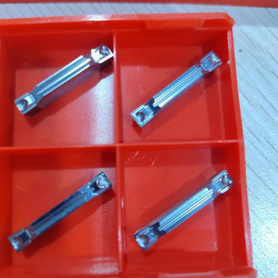 Alternativer reibender doppelter Kopf  slottingTungsten die Hartmetalleinsätze, die Einsatzmetallcnc-Schneidwerkzeuge drehen